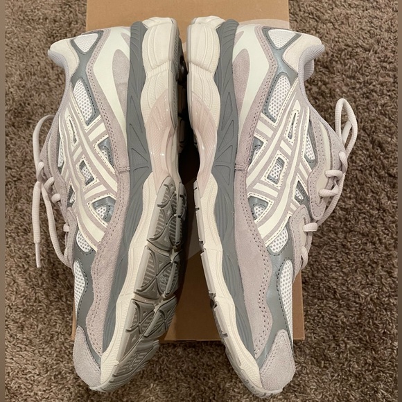 ASICS GEL-NYC cream/ oyster grey men’s US size 11.5 - Picture 9 of 16